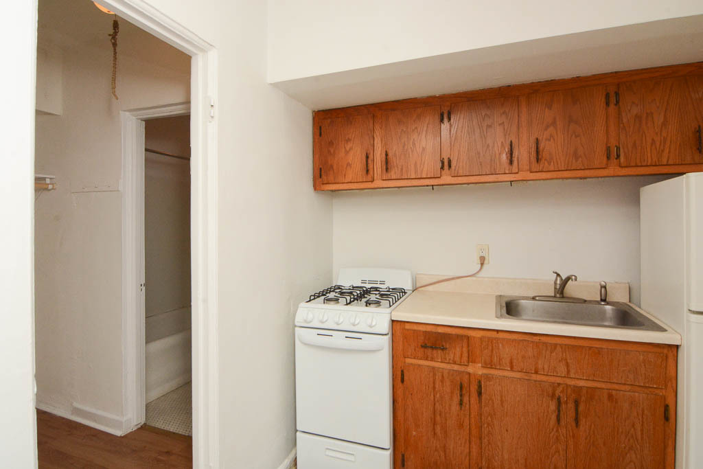 4060 North Kenmore Avenue, Unit 203 Chicago, IL 60613 - Photo 3 of 14