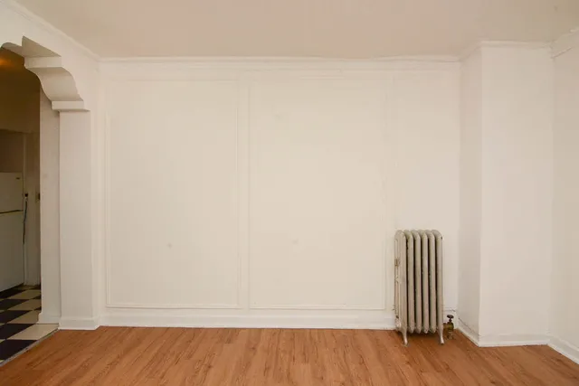 $900 | 4060 North Kenmore Avenue, Unit 203, Chicago, IL 60613