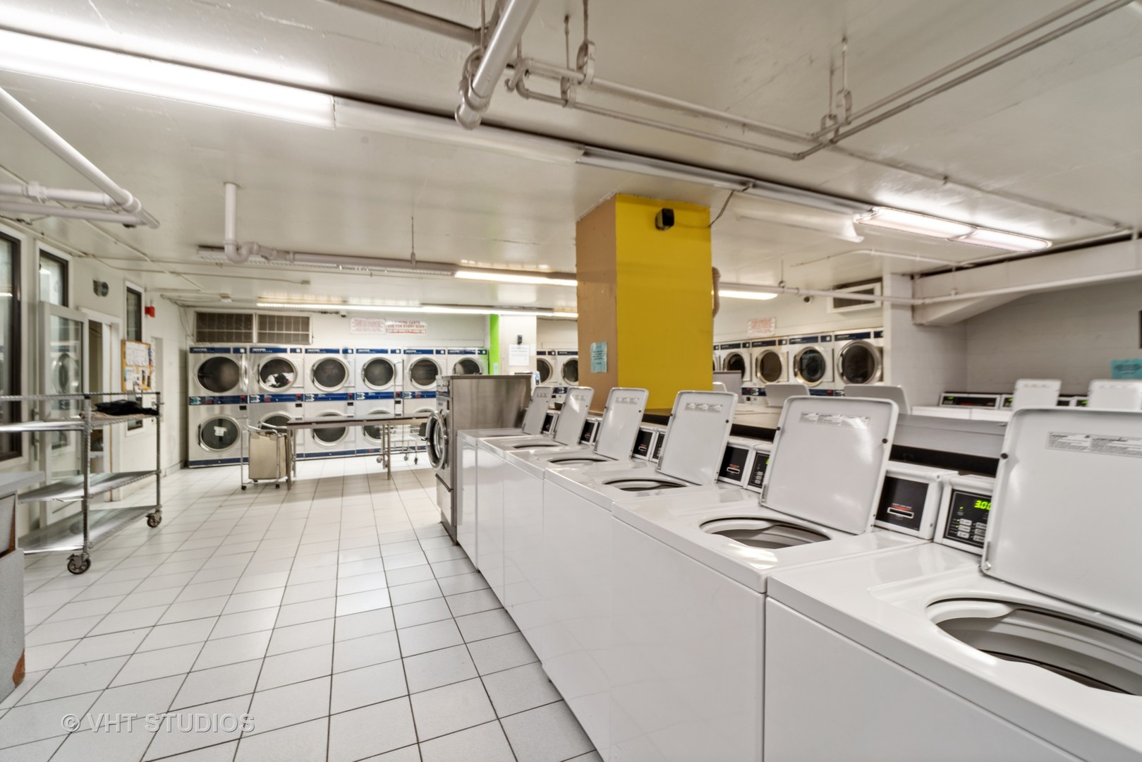 655 West Irving Park Road, Unit 2704 Chicago, IL 60613 - Photo 18 of 24