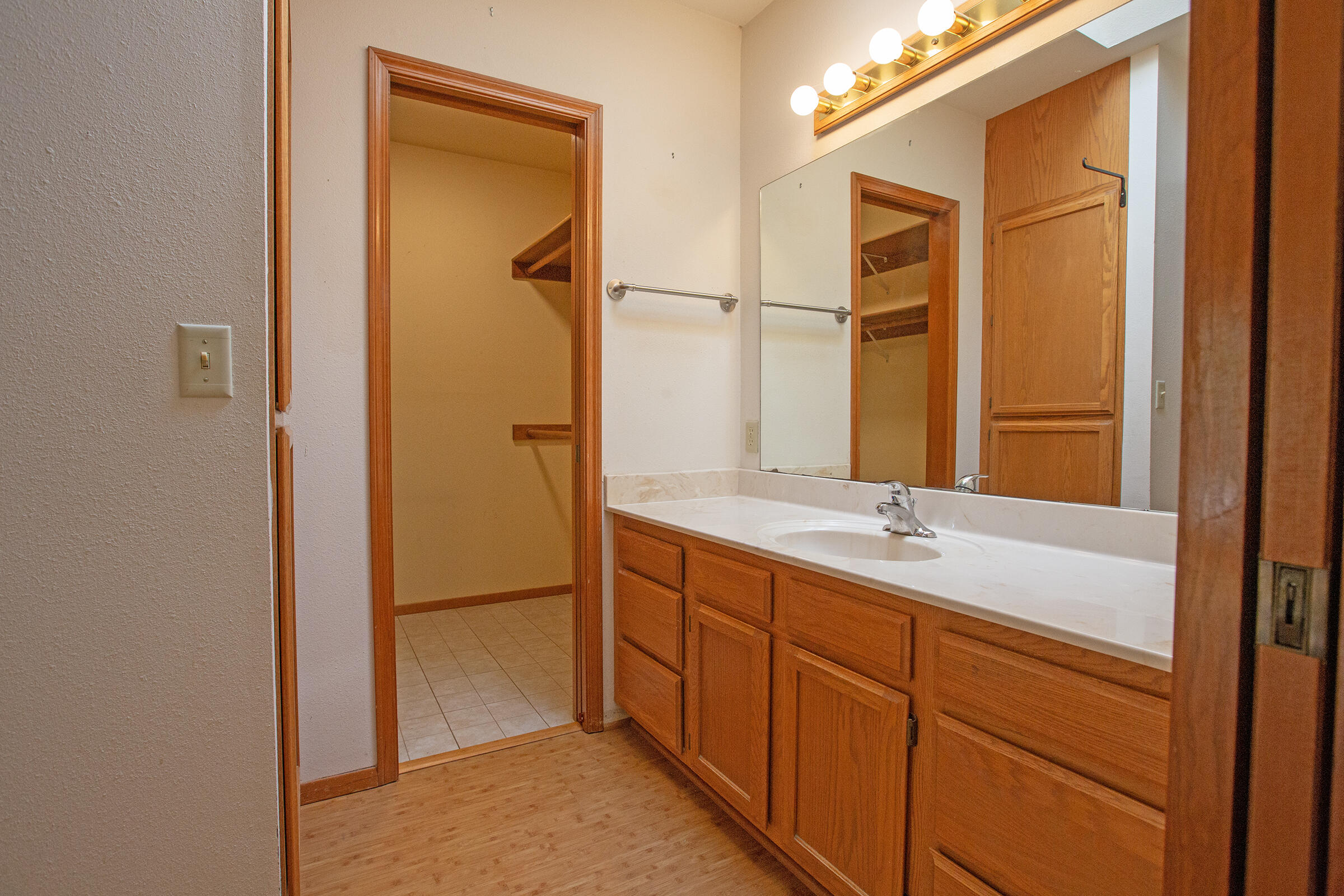 159 North Wightman Street Ashland, OR 97520 - Photo 20 of 22 Primary vanity sink