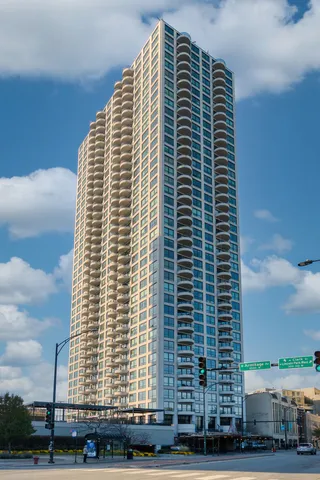 $369,000 | 2020 North Lincoln Park West, Unit 3G, Chicago, IL 60614