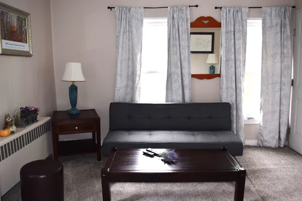 $1,200 | 79 Union Street, Unit 4, Littleton, NH 03561