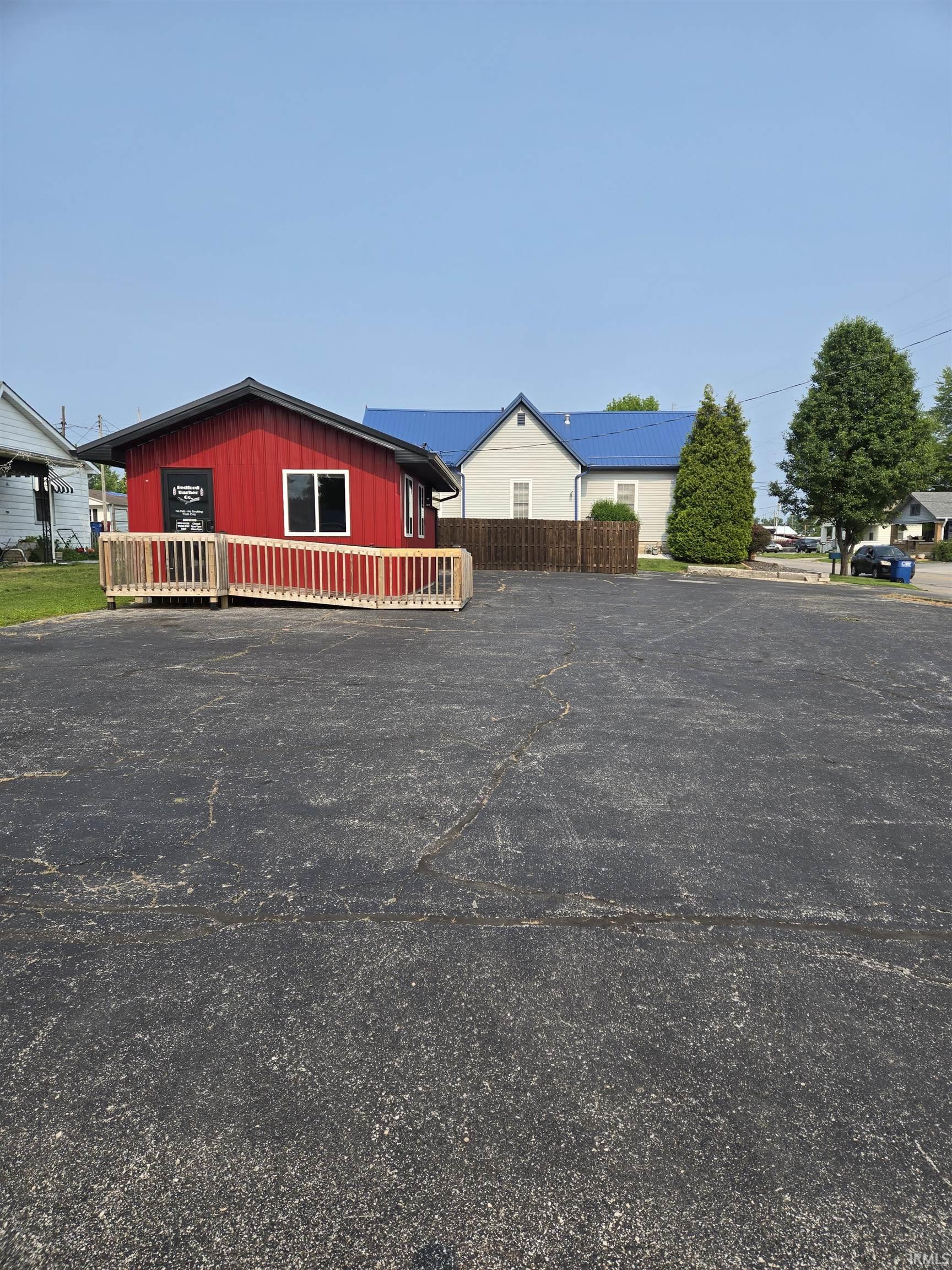 1323 5th Street Bedford, IN 47421 - Photo 4 of 11