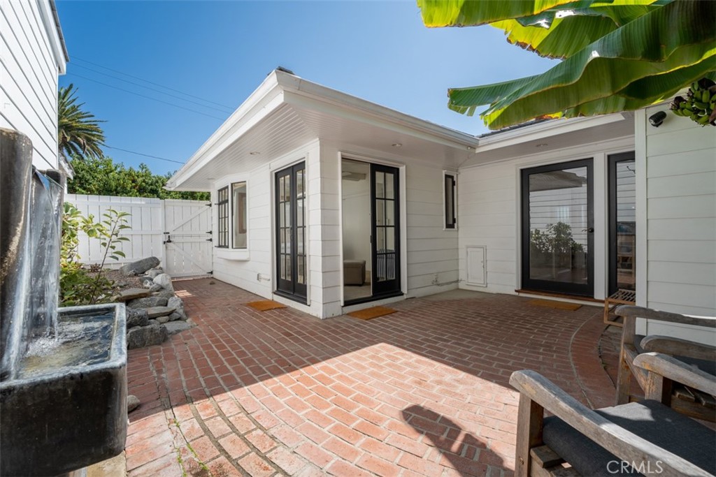 500 Mountain Road Laguna Beach, CA 92651 - Photo 23 of 36 a view of a house with a patio