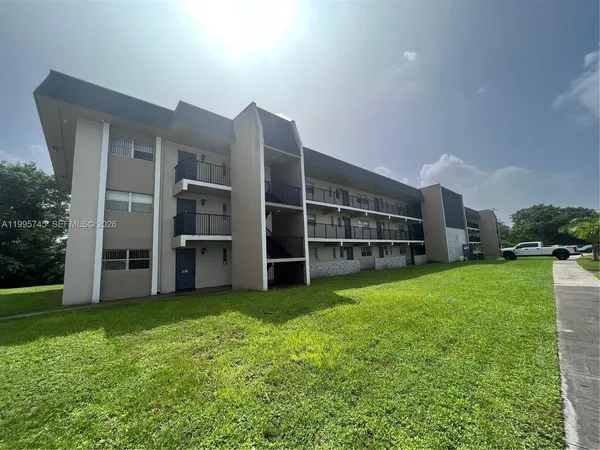 $170,000 | 7820 South Colony Circle, Unit 301, Tamarac, FL 33321