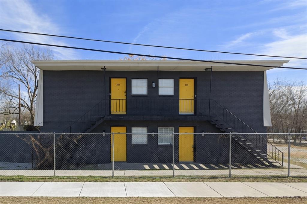 901 Bessie Street Fort Worth, TX 76104 - Photo 1 of 28