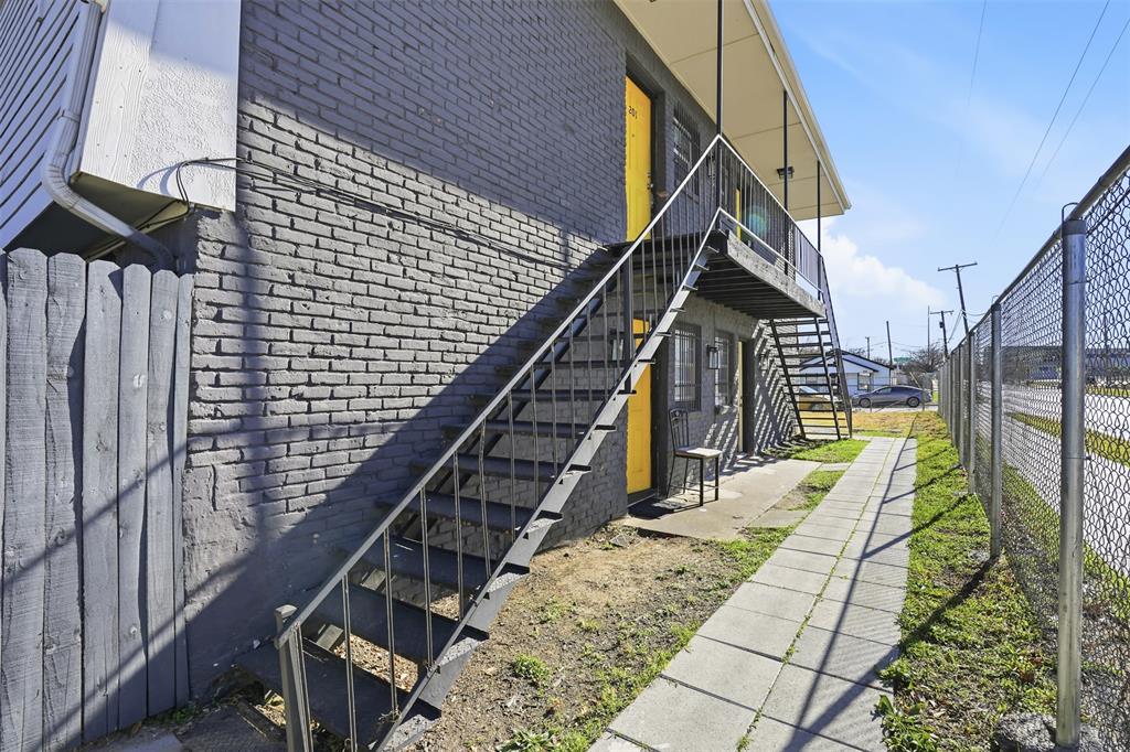 901 Bessie Street Fort Worth, TX 76104 - Photo 2 of 28