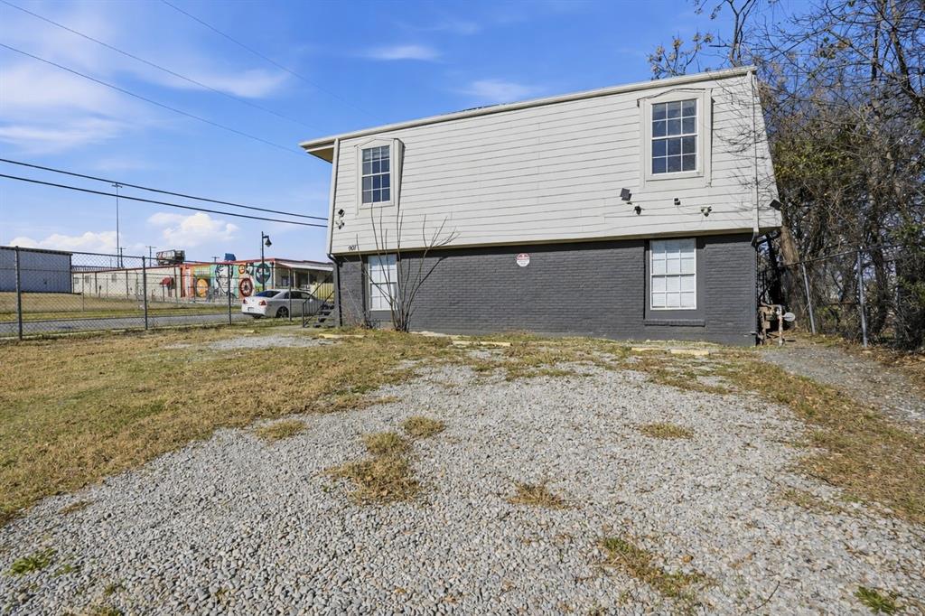 901 Bessie Street Fort Worth, TX 76104 - Photo 26 of 28