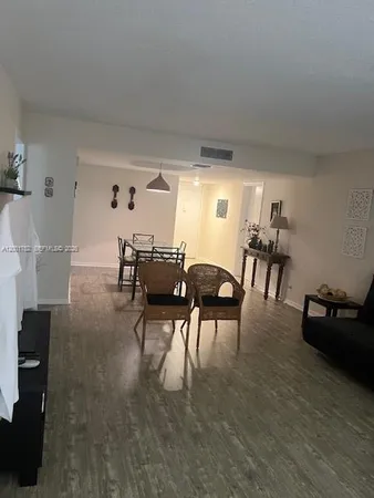$2,600 | 16175 Golf Club Road, Unit 302, Weston, FL 33326