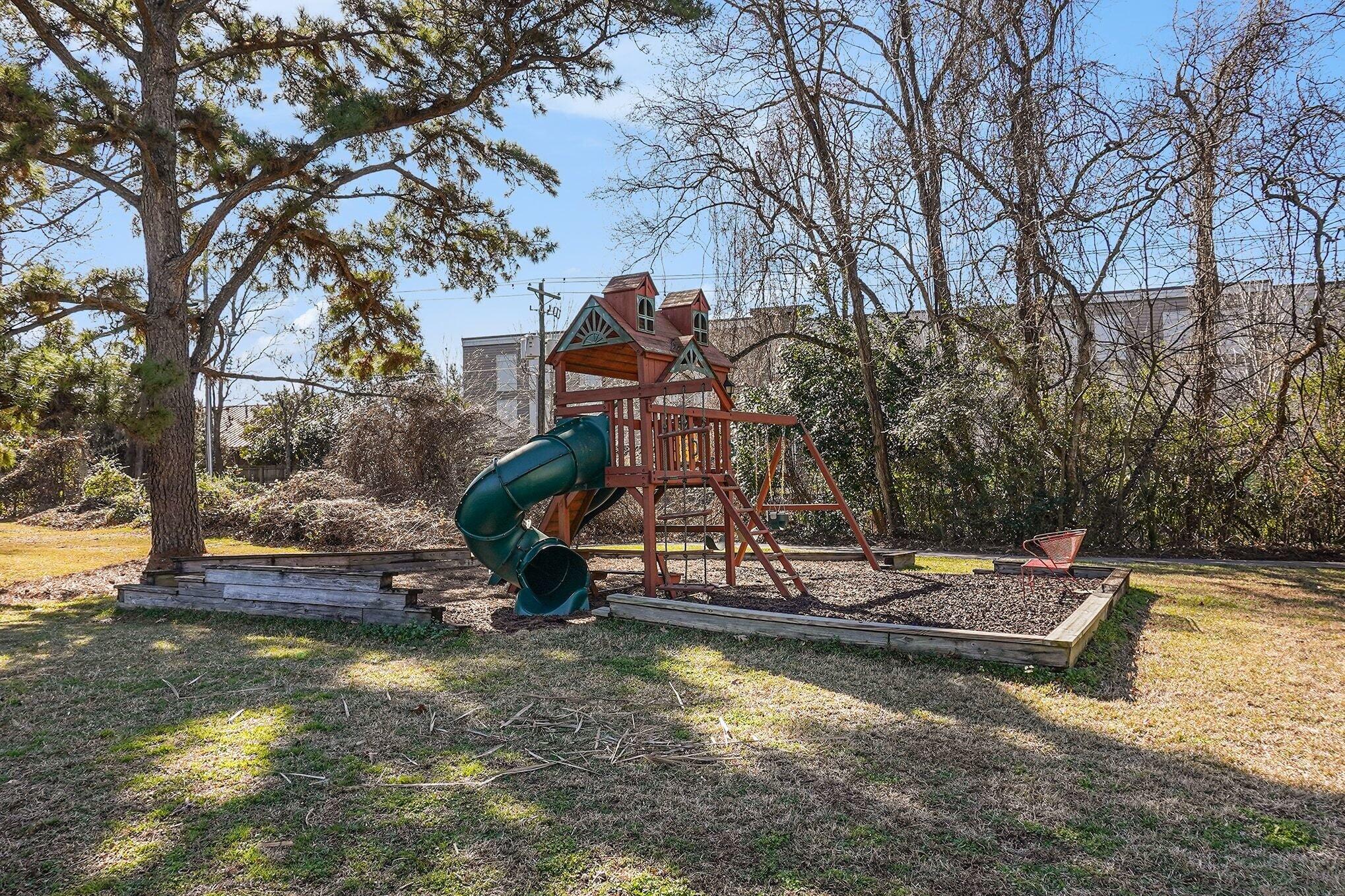 1752 Parc Vue Mount Pleasant, SC 29464 - Photo 31 of 36 034_file_8082