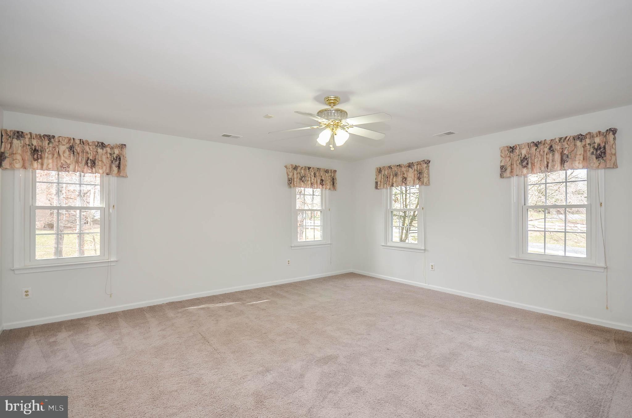 12009 Wetherfield Lane Potomac, MD 20854 - Photo 18 of 46