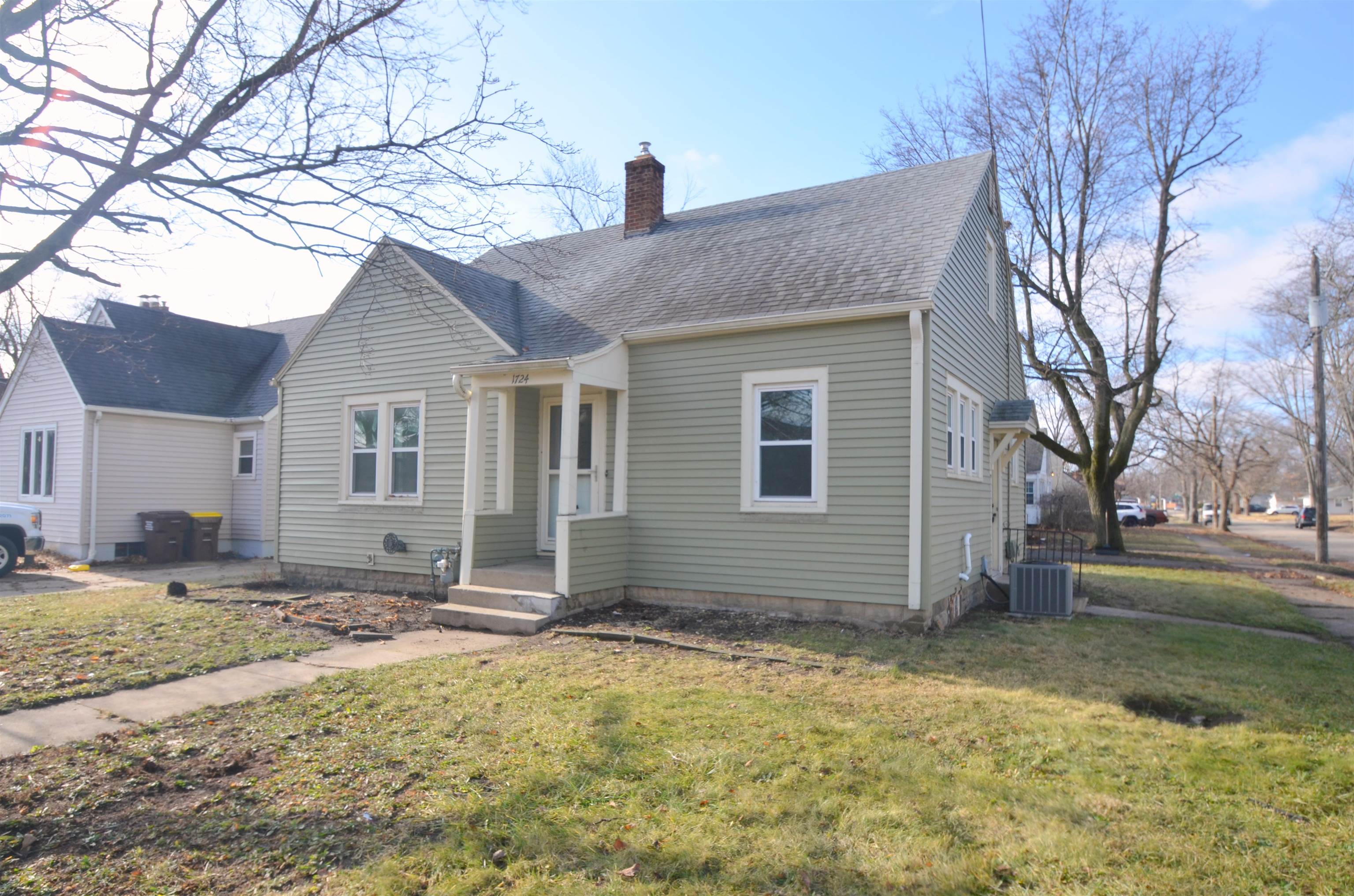 1724 Ridge Avenue Rockford, IL 61103 - Photo 3 of 23