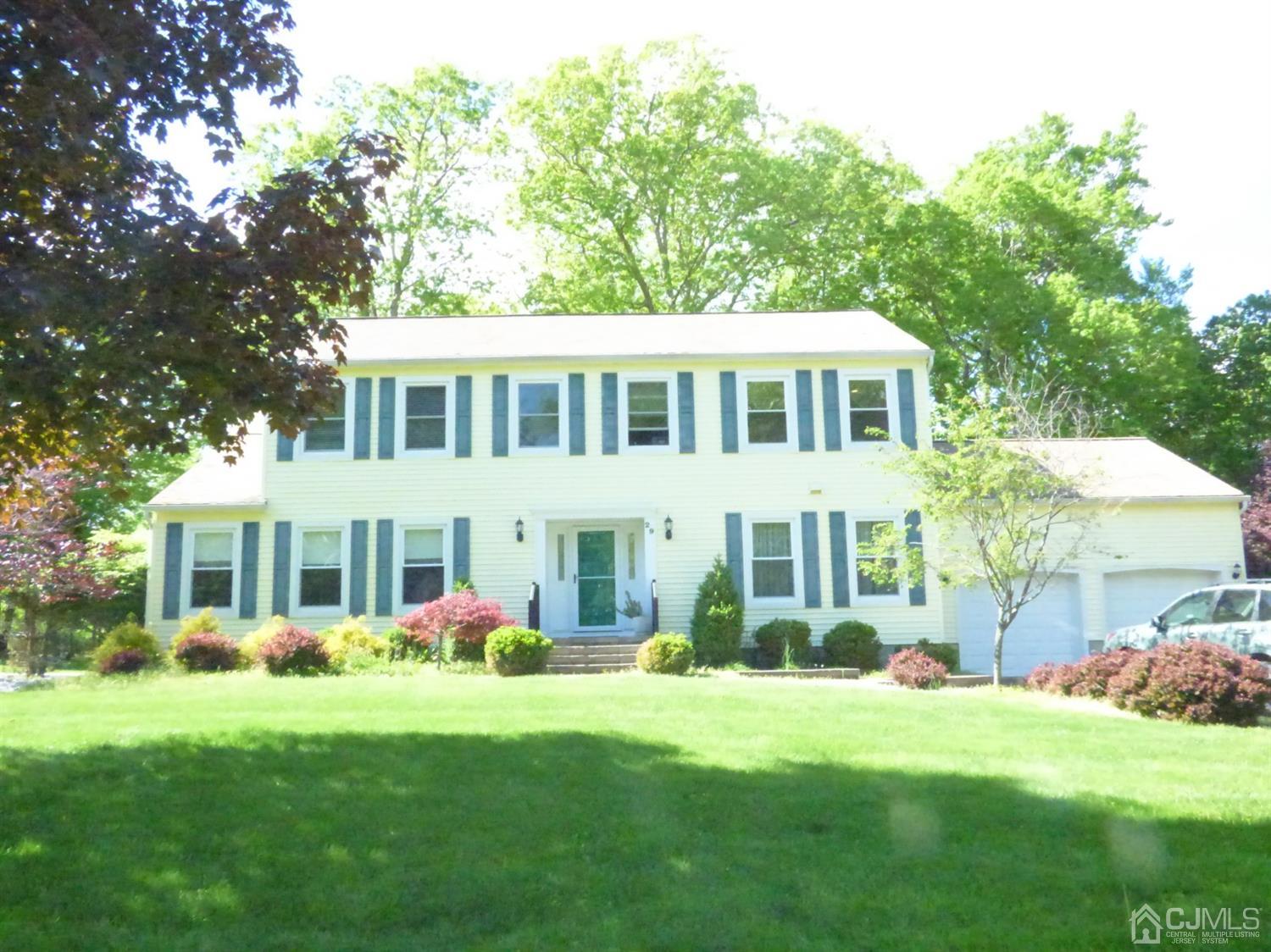 29 Dundee Road Kendall Park, NJ 08824 - Photo 1 of 34 Gallery Image 1