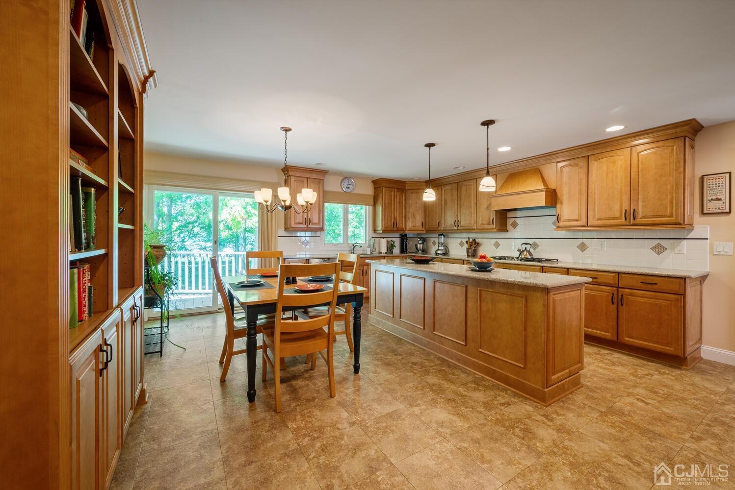 29 Dundee Road Kendall Park, NJ 08824 - Photo 13 of 34 Gallery Image 13