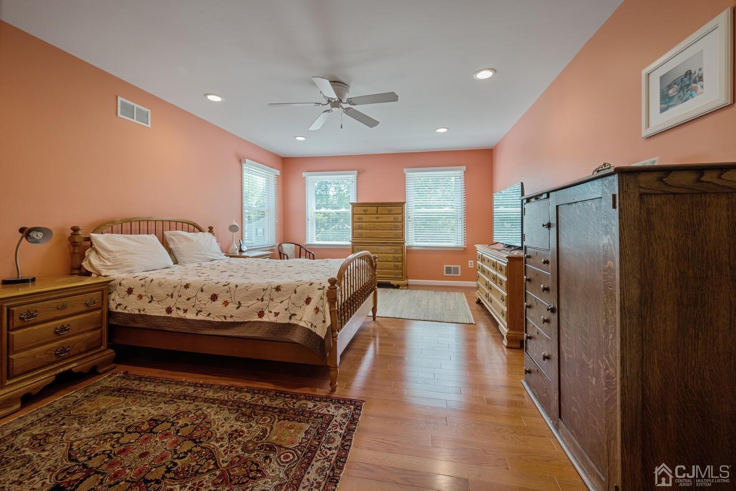 29 Dundee Road Kendall Park, NJ 08824 - Photo 22 of 34 Gallery Image 22