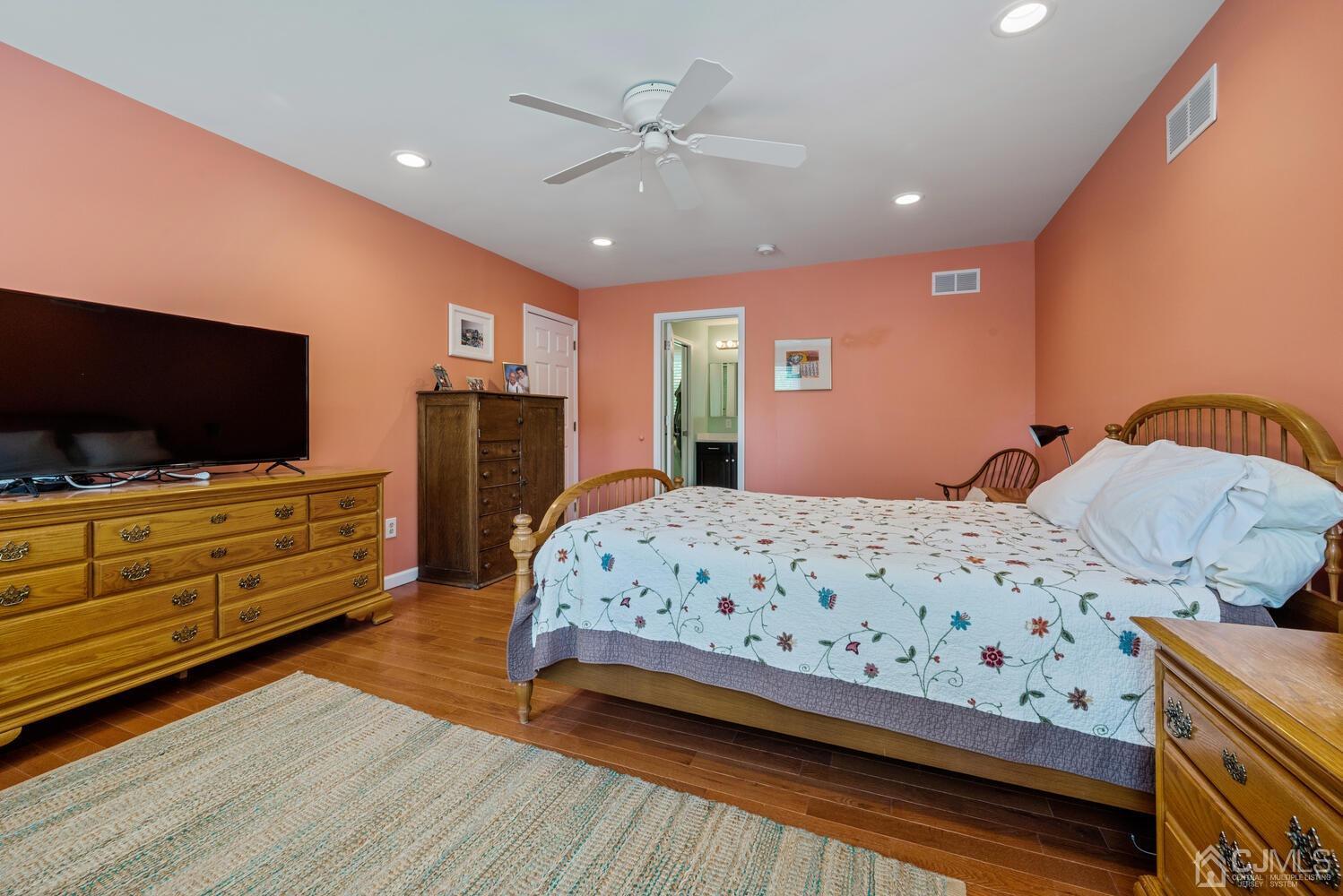 29 Dundee Road Kendall Park, NJ 08824 - Photo 24 of 34 Gallery Image 24