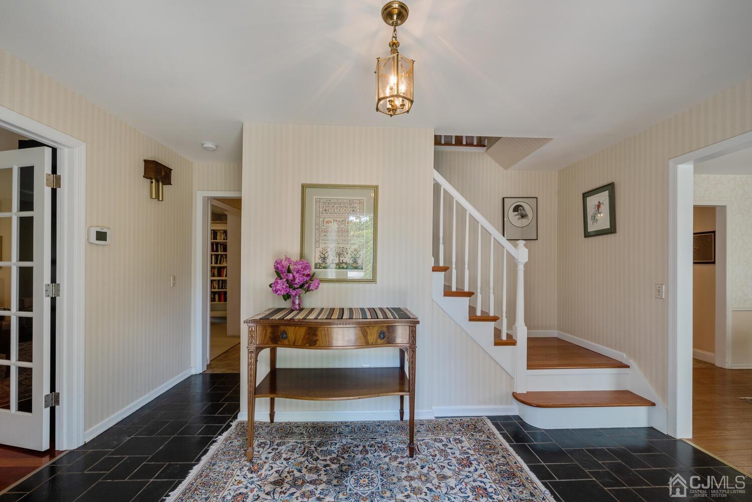 29 Dundee Road Kendall Park, NJ 08824 - Photo 5 of 34 Gallery Image 5