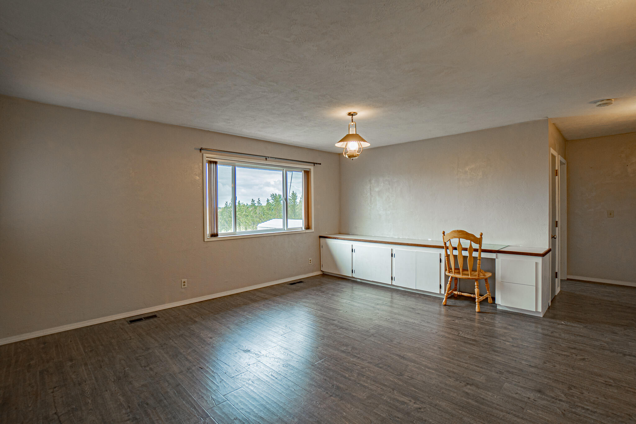 4380 Royal Crest Road Talent, OR 97540 - Photo 11 of 19 DSC00176-HDR