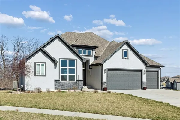 $630,000 | 13870 Northwest 71 Street, Parkville, MO 64152