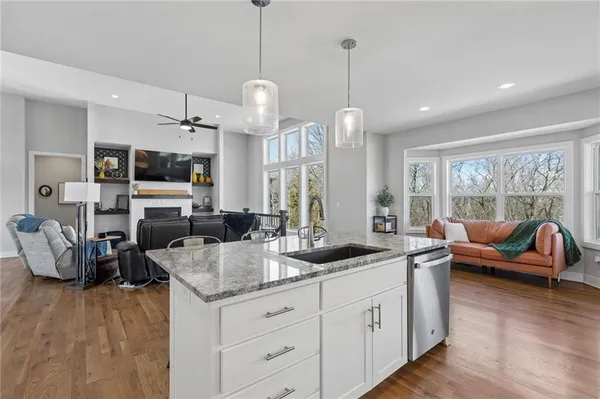 $630,000 | 13870 Northwest 71 Street, Parkville, MO 64152