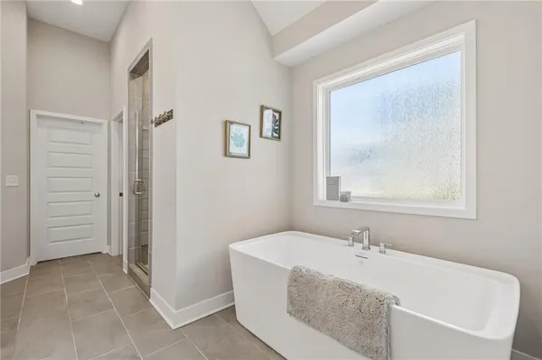 $630,000 | 13870 Northwest 71 Street, Parkville, MO 64152