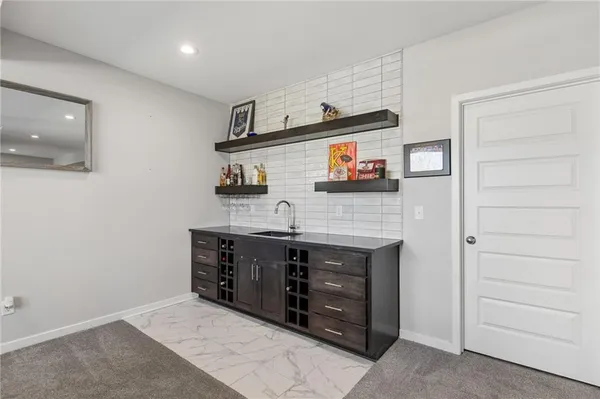 $630,000 | 13870 Northwest 71 Street, Parkville, MO 64152