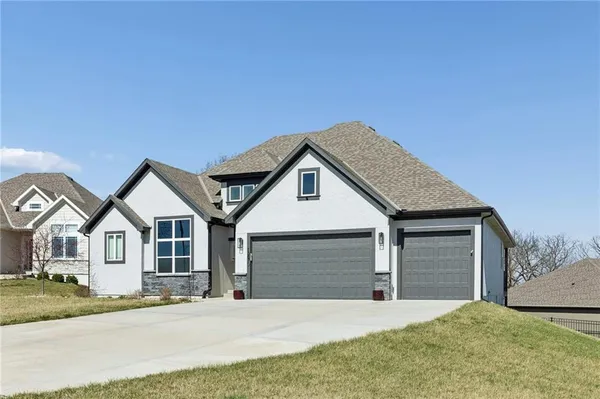 $630,000 | 13870 Northwest 71 Street, Parkville, MO 64152