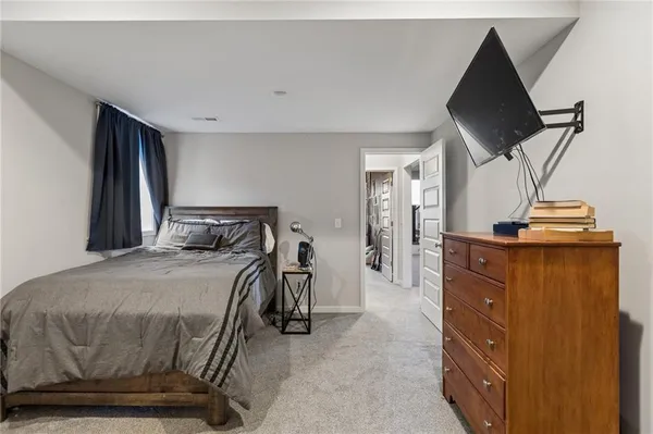 $630,000 | 13870 Northwest 71 Street, Parkville, MO 64152