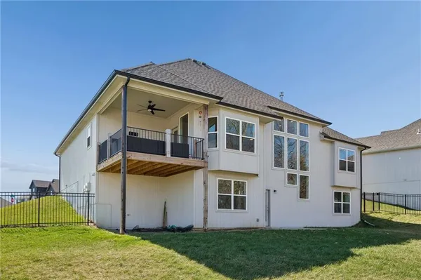 $630,000 | 13870 Northwest 71 Street, Parkville, MO 64152