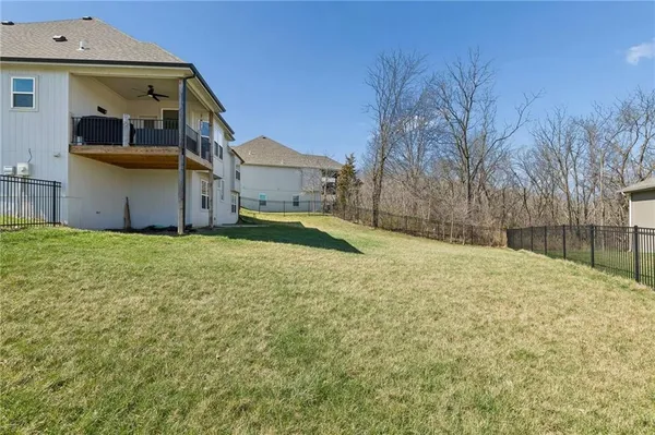 $630,000 | 13870 Northwest 71 Street, Parkville, MO 64152