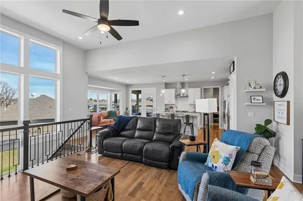 $630,000 | 13870 Northwest 71 Street, Parkville, MO 64152