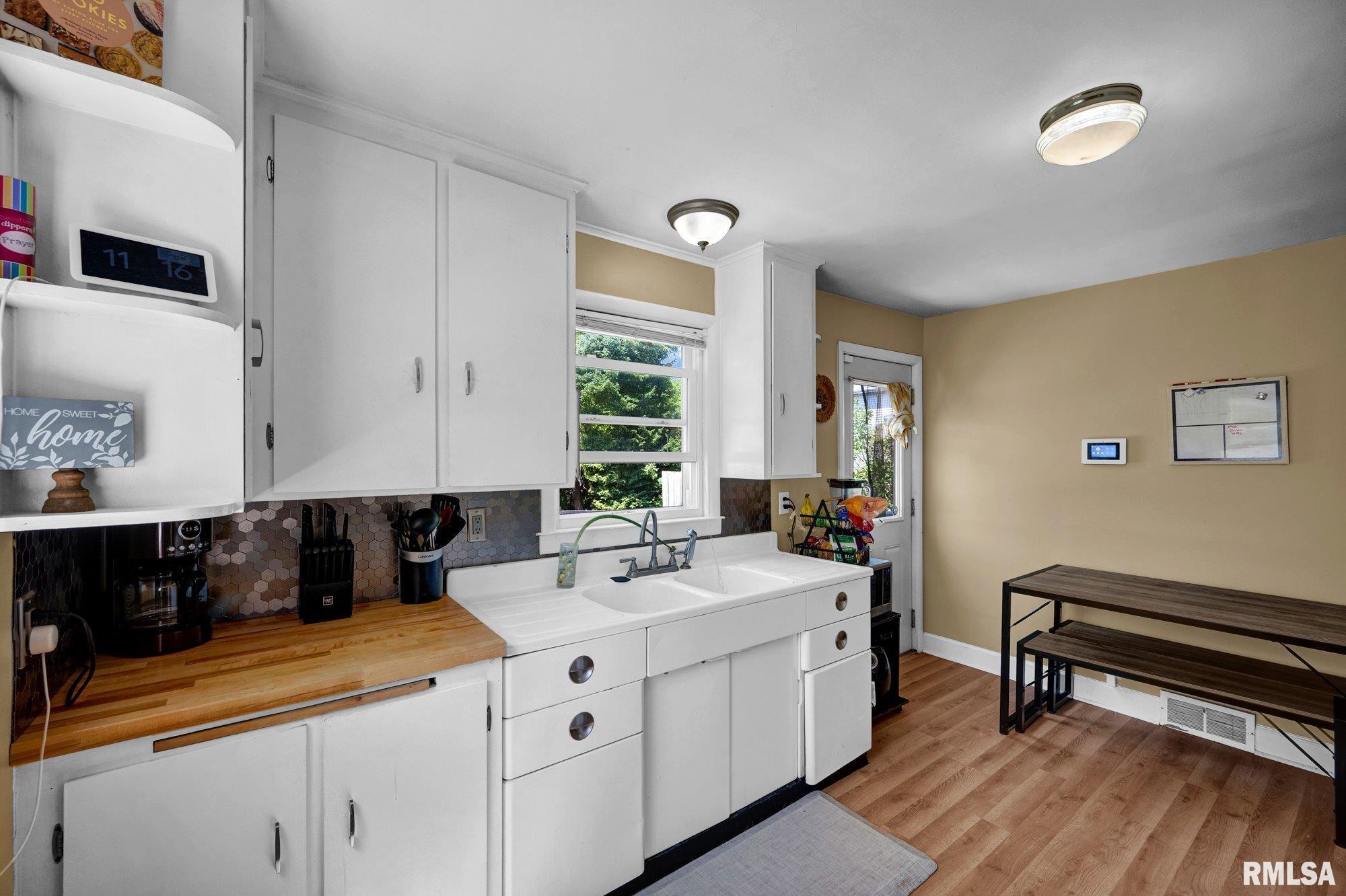 1004 Springfield Road East Peoria, IL 61611 - Photo 17 of 30