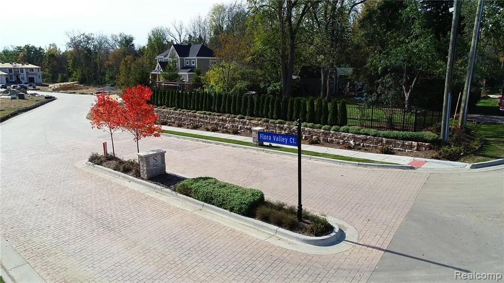 578 Flora Valley Court Rochester Hills, MI 48307 - Photo 3 of 4