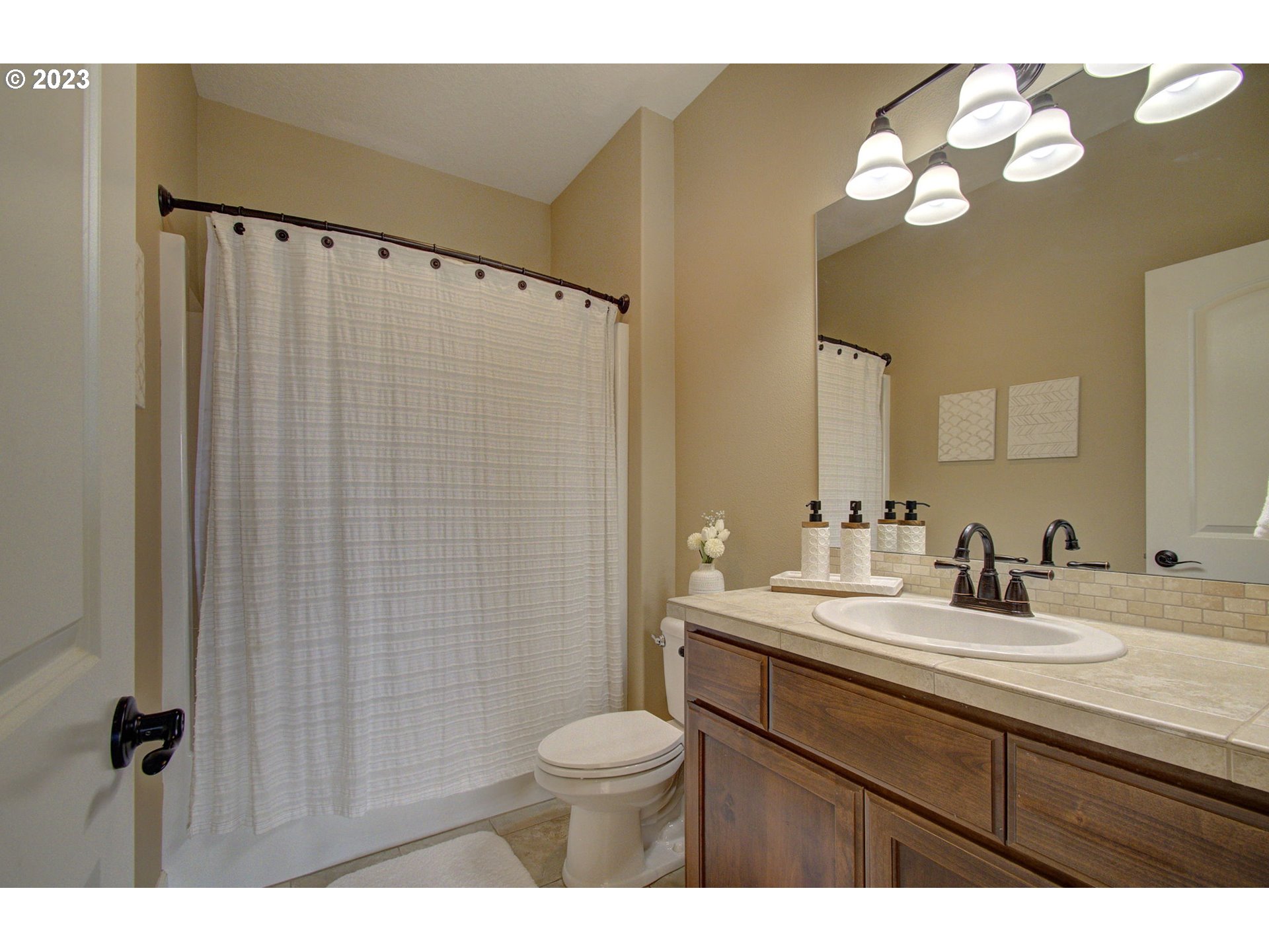 200 Cokesbury Road Kalama, WA 98625 - Photo 28 of 39 Bathroom