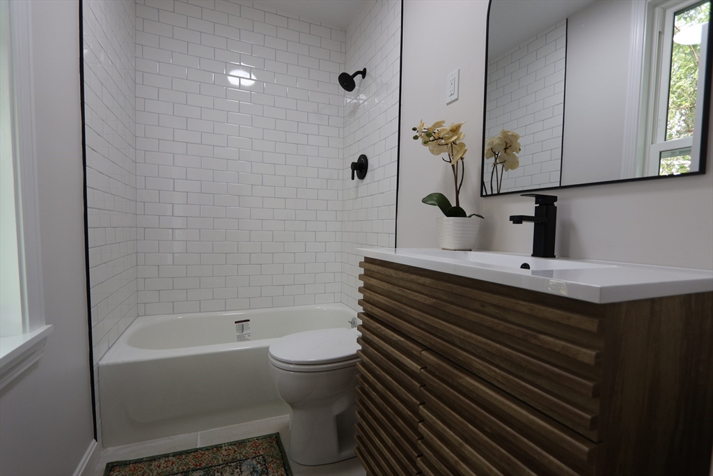 115 Collins Street Lynn, MA 01902 - Photo 7 of 15