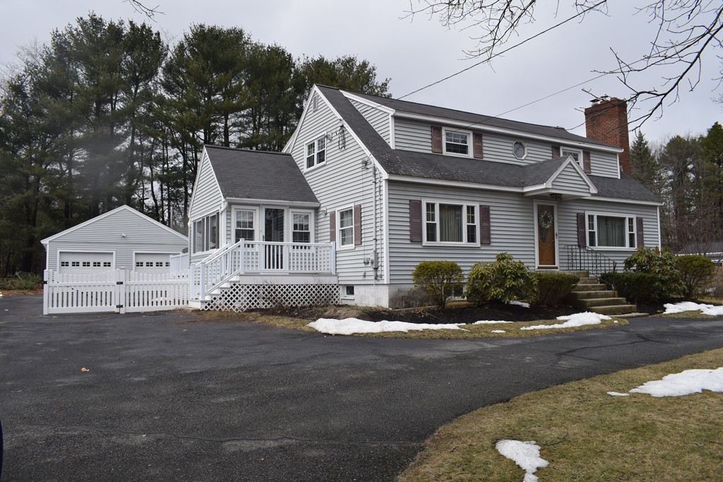 55 Concord Road Chelmsford, MA 01824 - Photo 2 of 23