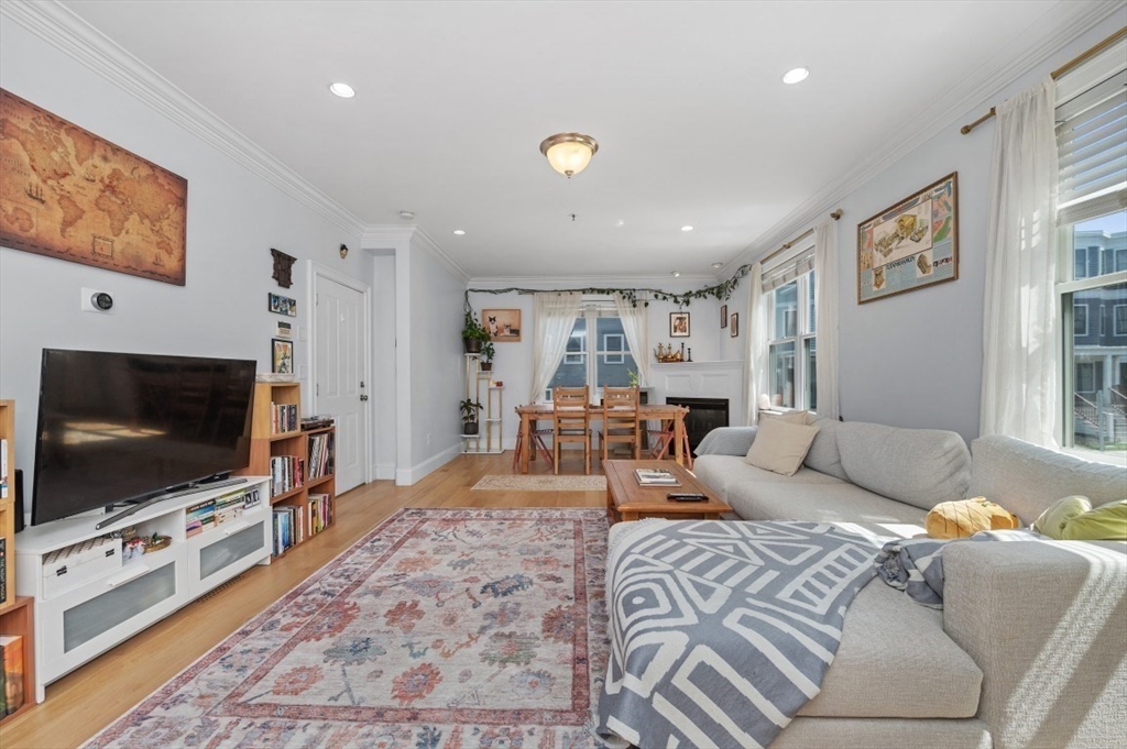 17 Roseclair Street, Unit 2 Boston, MA 02125 - Photo 5 of 35 Gallery Image 5