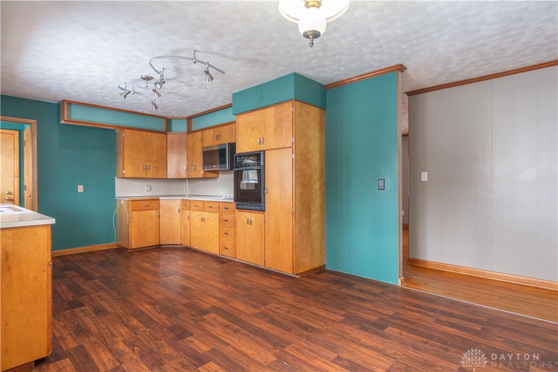 1218 Washington Road Troy, OH 45373 - Photo 8 of 44