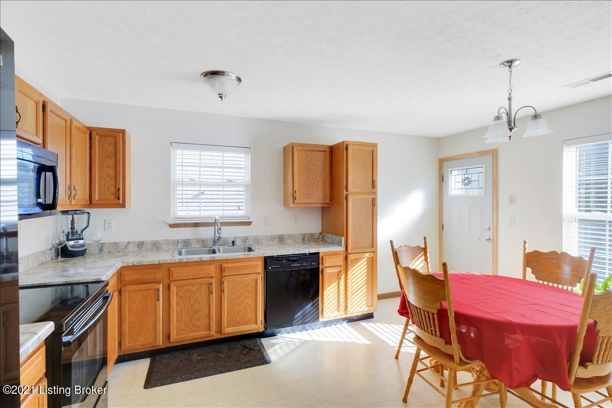 9731 Brooks Bend Road Louisville, KY 40258 - Photo 9 of 24 9731 Brooks Bend Rd-118