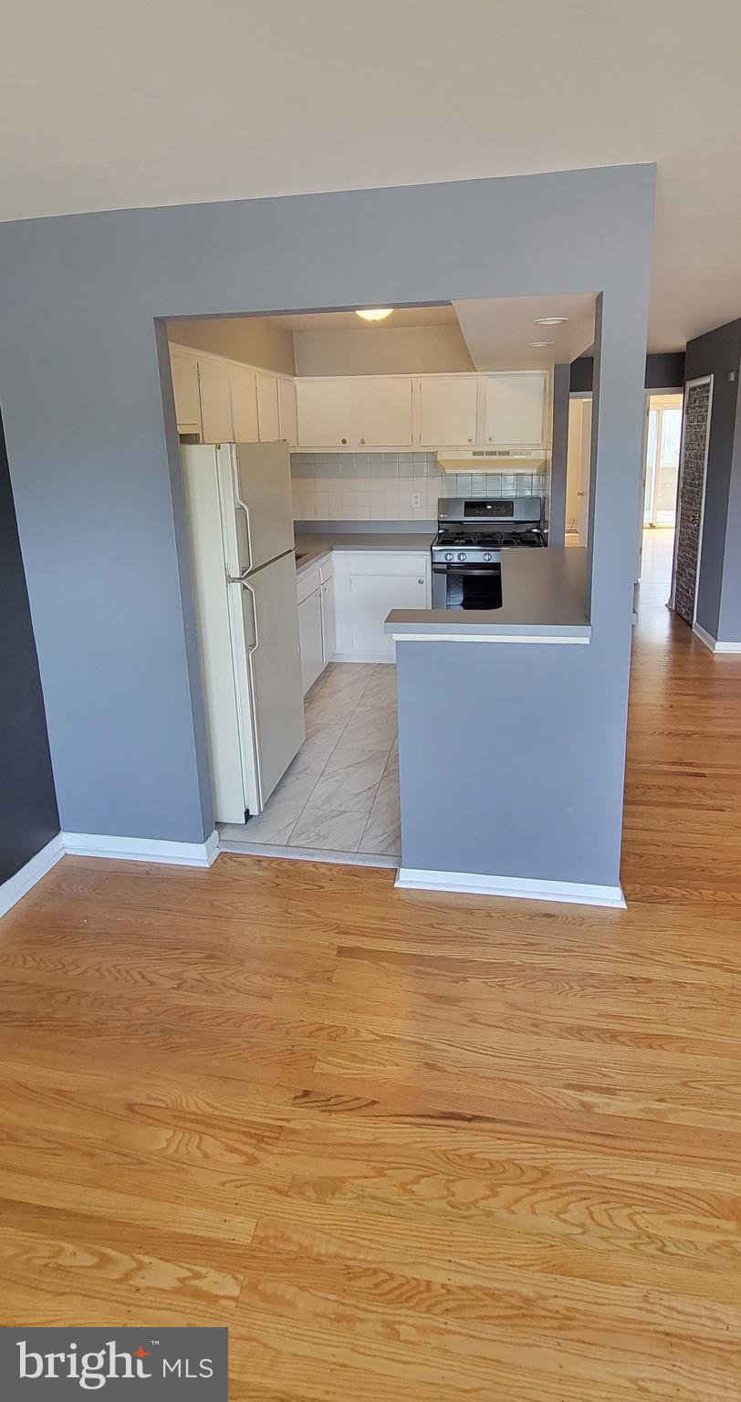7828 Hasbrook Avenue Philadelphia, PA 19111 - Photo 5 of 11