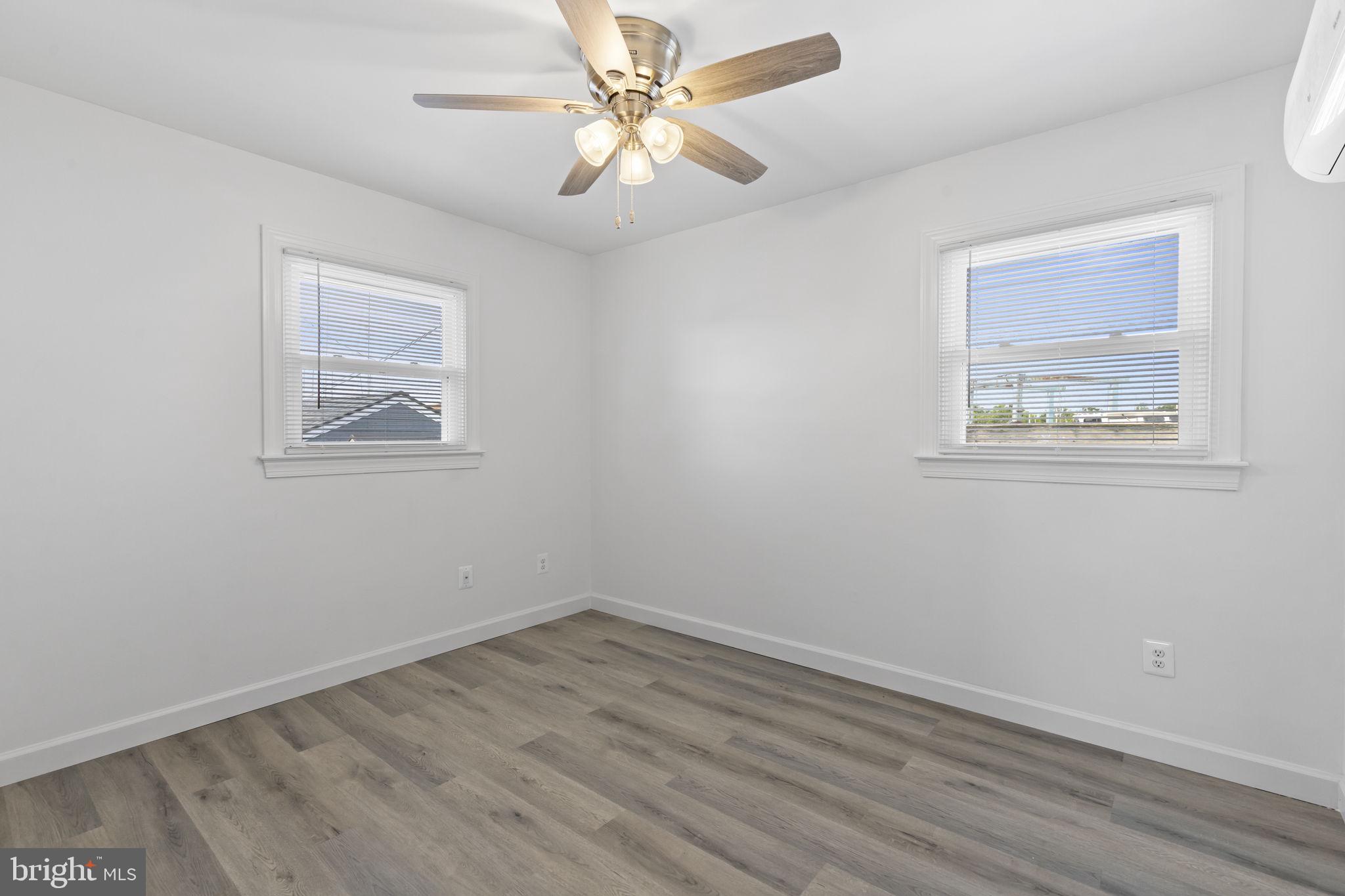 7212 Bay Front Road Baltimore, MD 21219 - Photo 15 of 37