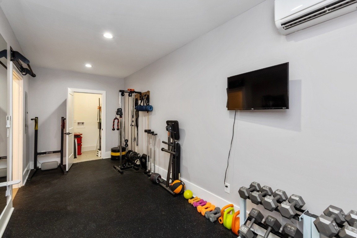 6926 Cairo Bend Road Lebanon, TN 37087 - Photo 41 of 42 a view of a room with gym equipment
