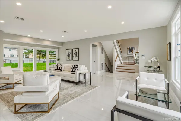 $1,780,000 | 6 Adrienne Drive, Old Bethpage, NY 11804