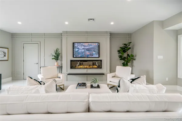 $1,780,000 | 6 Adrienne Drive, Old Bethpage, NY 11804