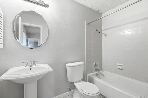 $1,525 | 9439 Charter Point, San Antonio, TX 78250