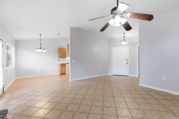 $1,525 | 9439 Charter Point, San Antonio, TX 78250