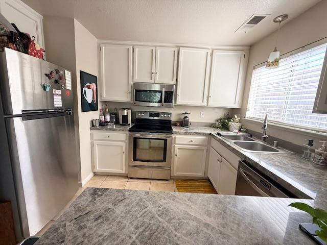 2924 Merle Avenue Modesto, CA 95355 - Photo 6 of 41