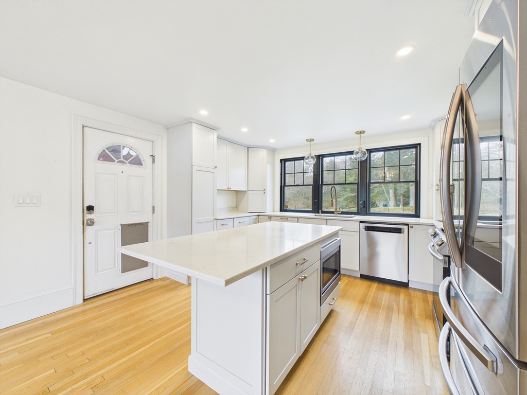 18 Shaker Road Dartmouth, MA 02747 - Photo 8 of 33 Gallery Image 8