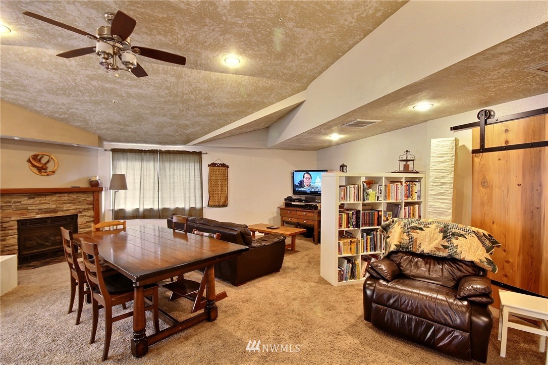 11680 Southeast 163rd Street Renton, WA 98058 - Photo 3 of 17 Gallery Image 3