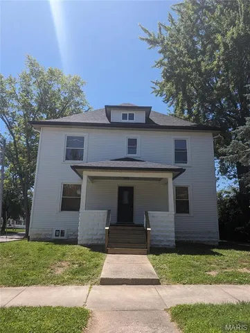 $184,100 | 220 East Main Street, Greenville, IL 62246